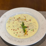 RAVIOLI DE PÊRA COM BRIE AO MOLHO BRANCO