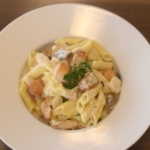PENNE COM SALMÃO