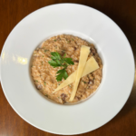 RISOTO DE PARMESÃO COM TIRAS DE FILÉ MIGNON