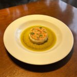 Tartar de salmão com creme azedo (R$58,00)